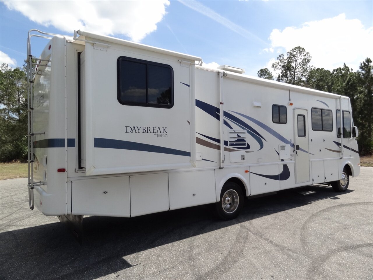 2005 Damon Day Break 3272  Class A - Photo 14 - Deland, FL 32720