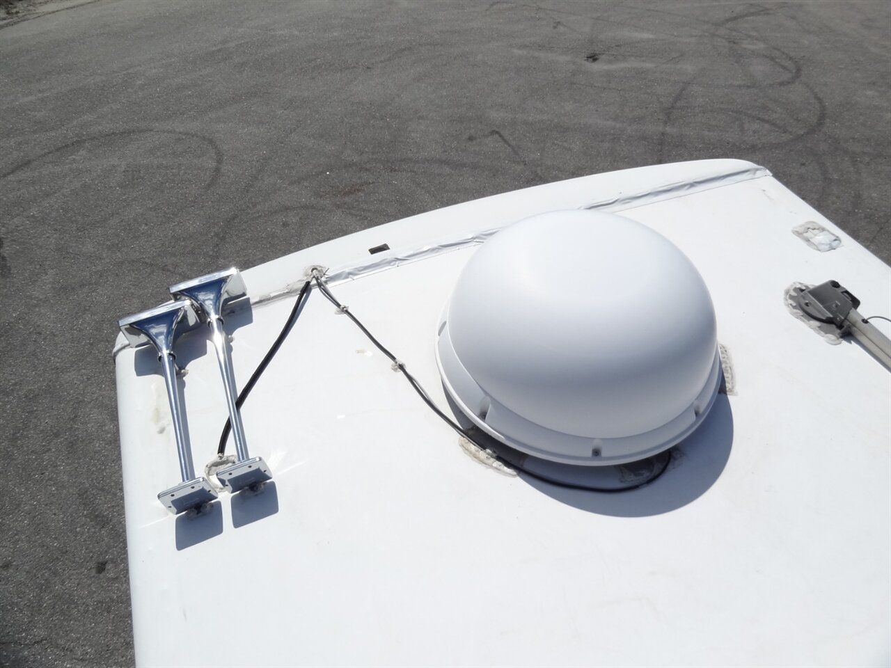 2005 Damon Day Break 3272  Class A - Photo 40 - Deland, FL 32720