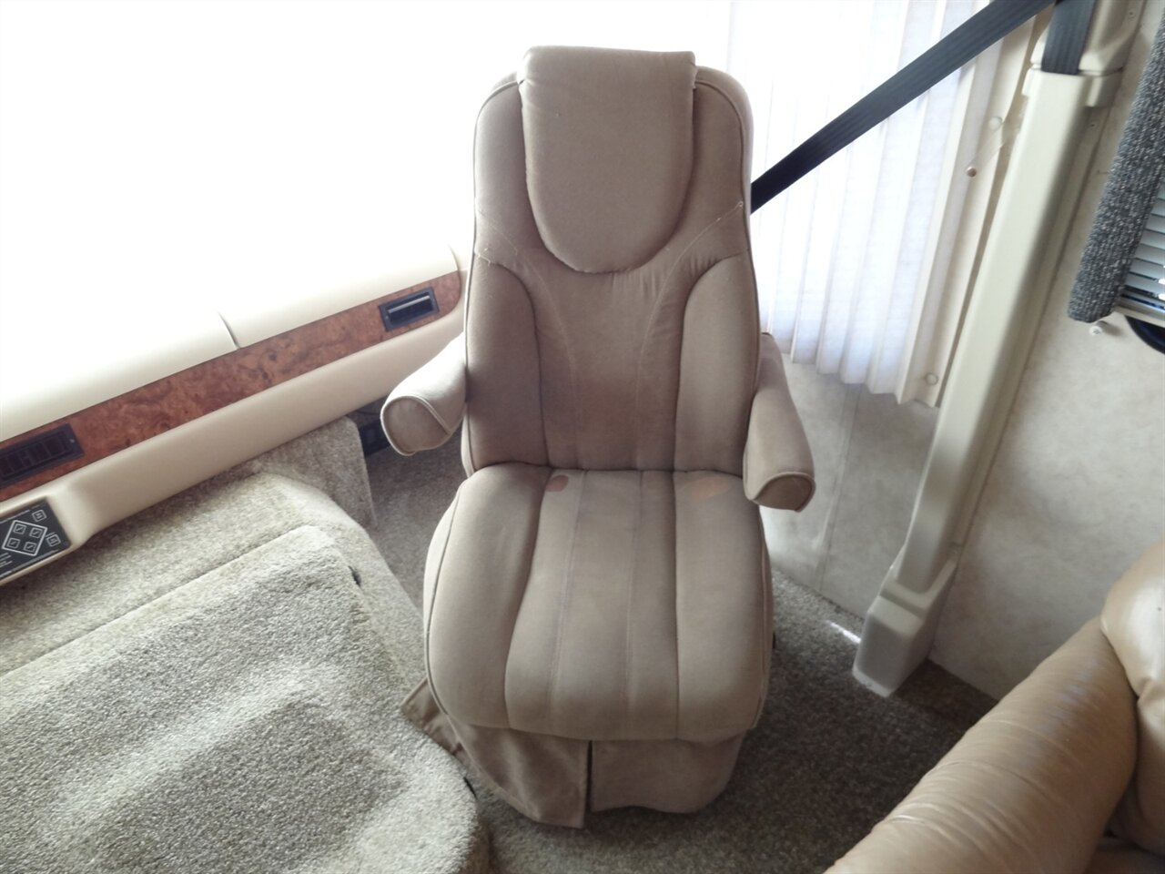 2005 Damon Day Break 3272  Class A - Photo 93 - Deland, FL 32720