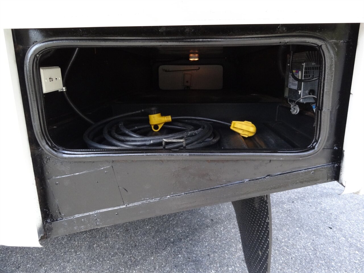 2005 Damon Day Break 3272  Class A - Photo 33 - Deland, FL 32720