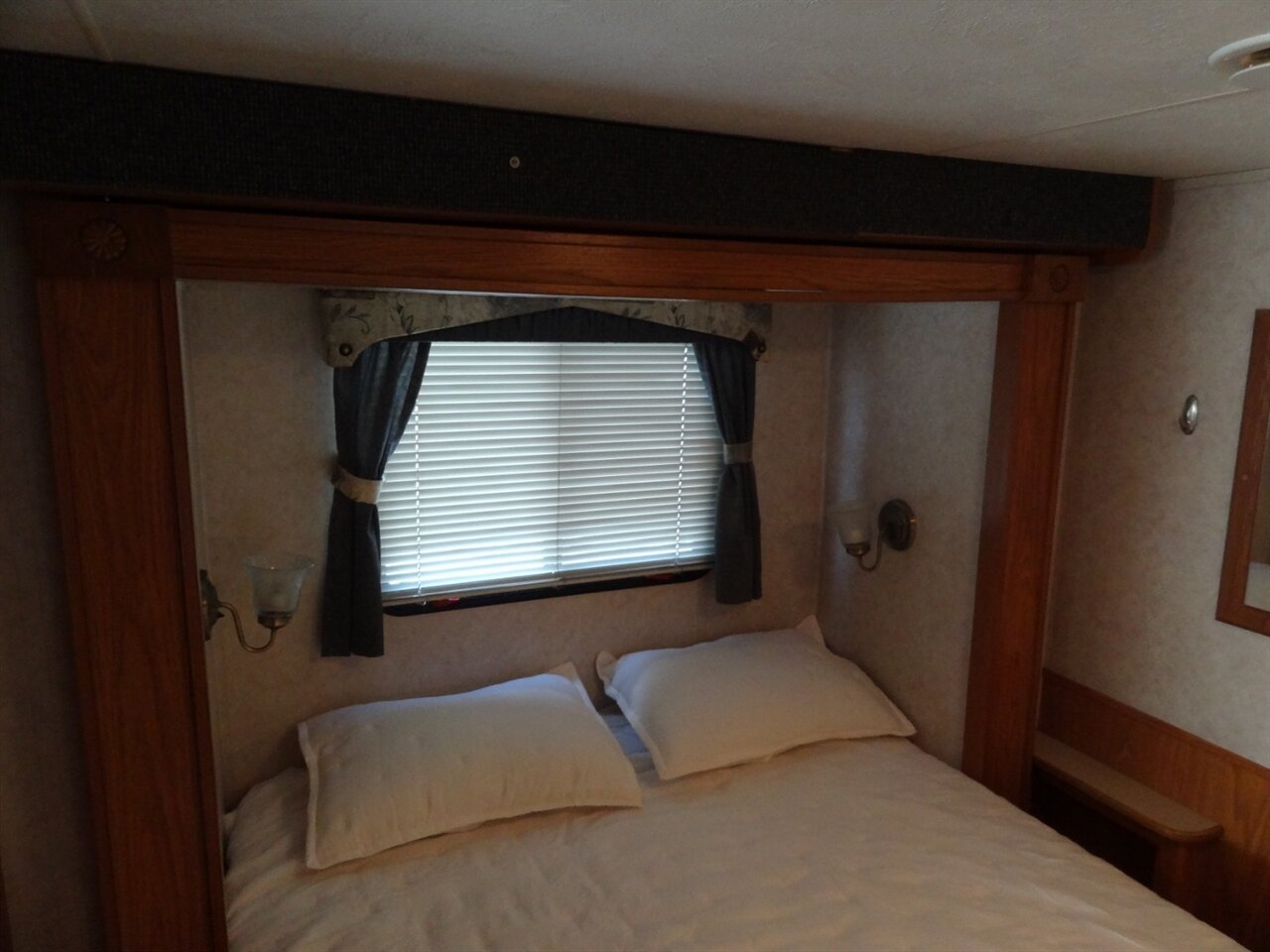 2005 Damon Day Break 3272  Class A - Photo 79 - Deland, FL 32720