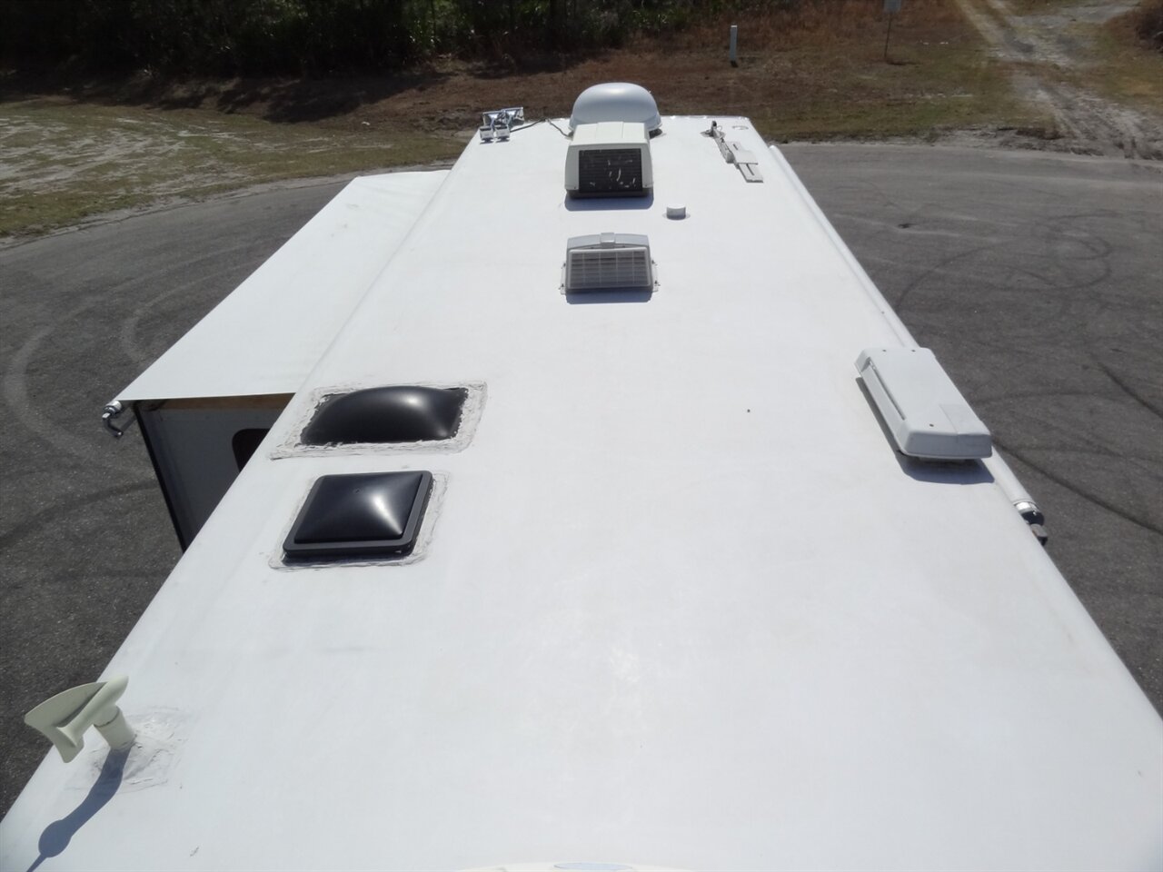 2005 Damon Day Break 3272  Class A - Photo 38 - Deland, FL 32720