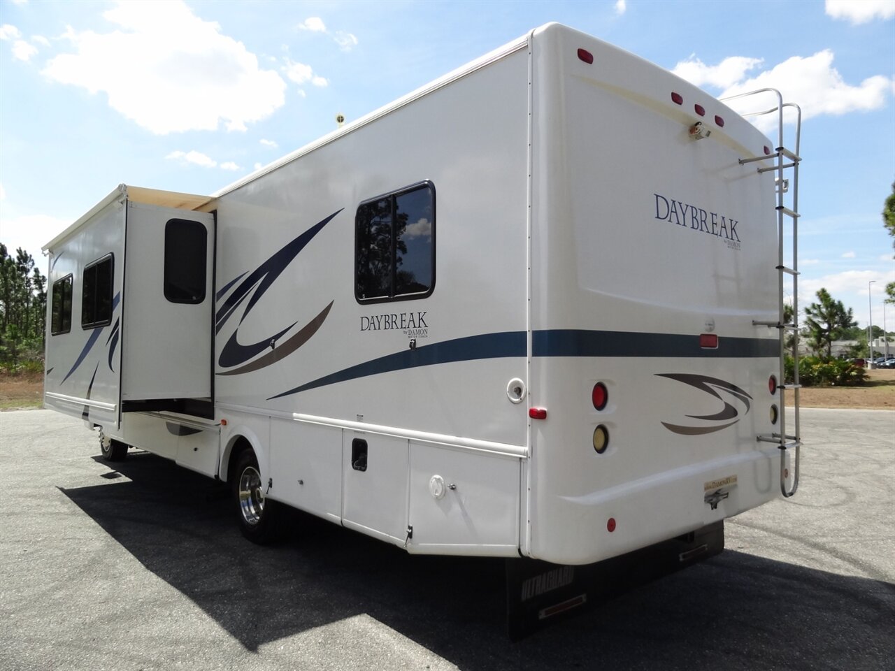 2005 Damon Day Break 3272  Class A - Photo 7 - Deland, FL 32720