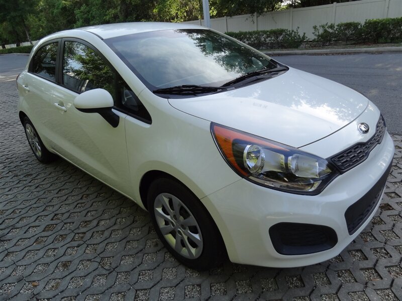 2015 Kia Rio 5-Door LX  