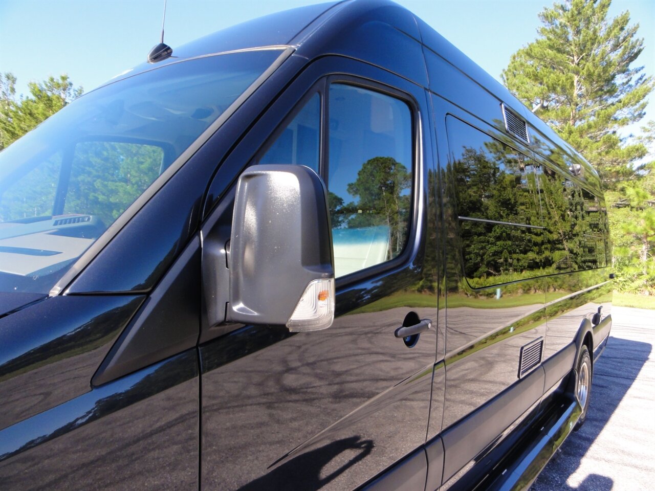 2013 Mercedes-Benz Sprinter Great western Legend EX Class B - Photo 13 - Deland, FL 32720
