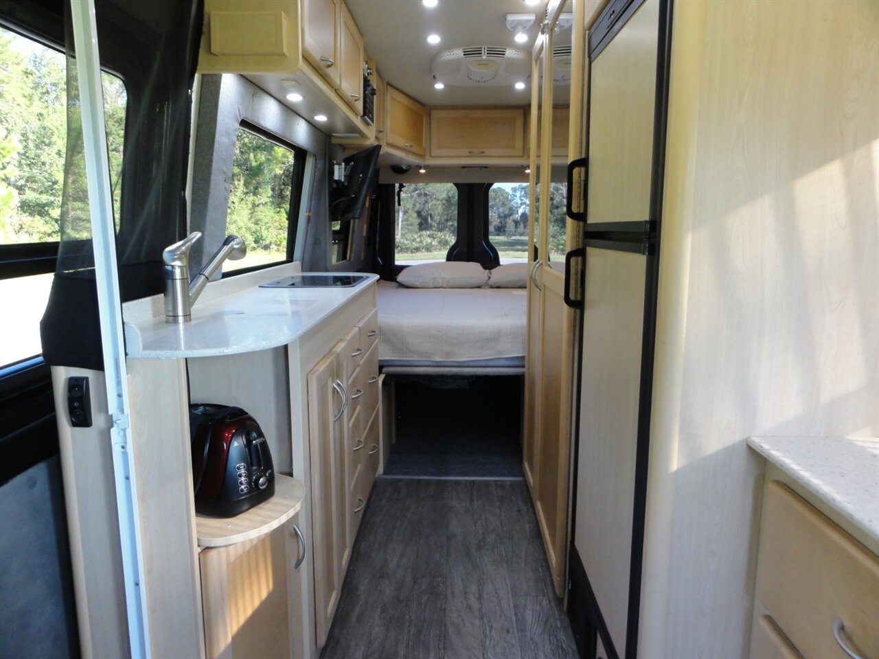 2013 Mercedes-Benz Sprinter Great western Legend EX Class B - Photo 38 - Deland, FL 32720