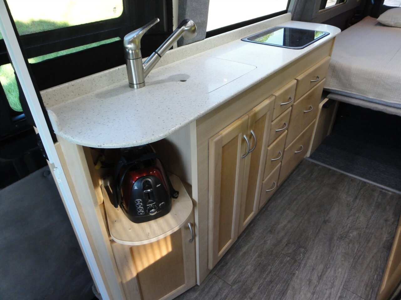 2013 Mercedes-Benz Sprinter Great western Legend EX Class B - Photo 43 - Deland, FL 32720