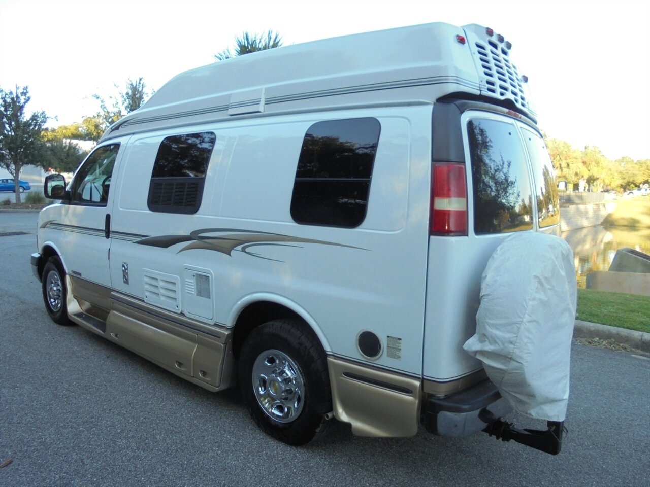 2005 Chevrolet Express 2500  Roadtrek 170 - Photo 7 - Deland, FL 32720