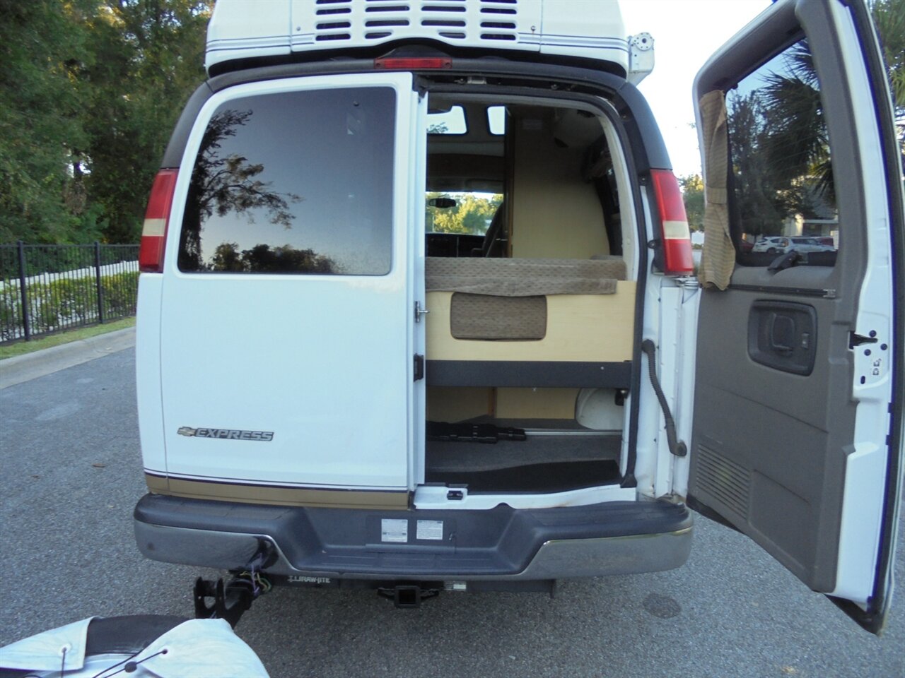 2005 Chevrolet Express 2500  Roadtrek 170 - Photo 29 - Deland, FL 32720