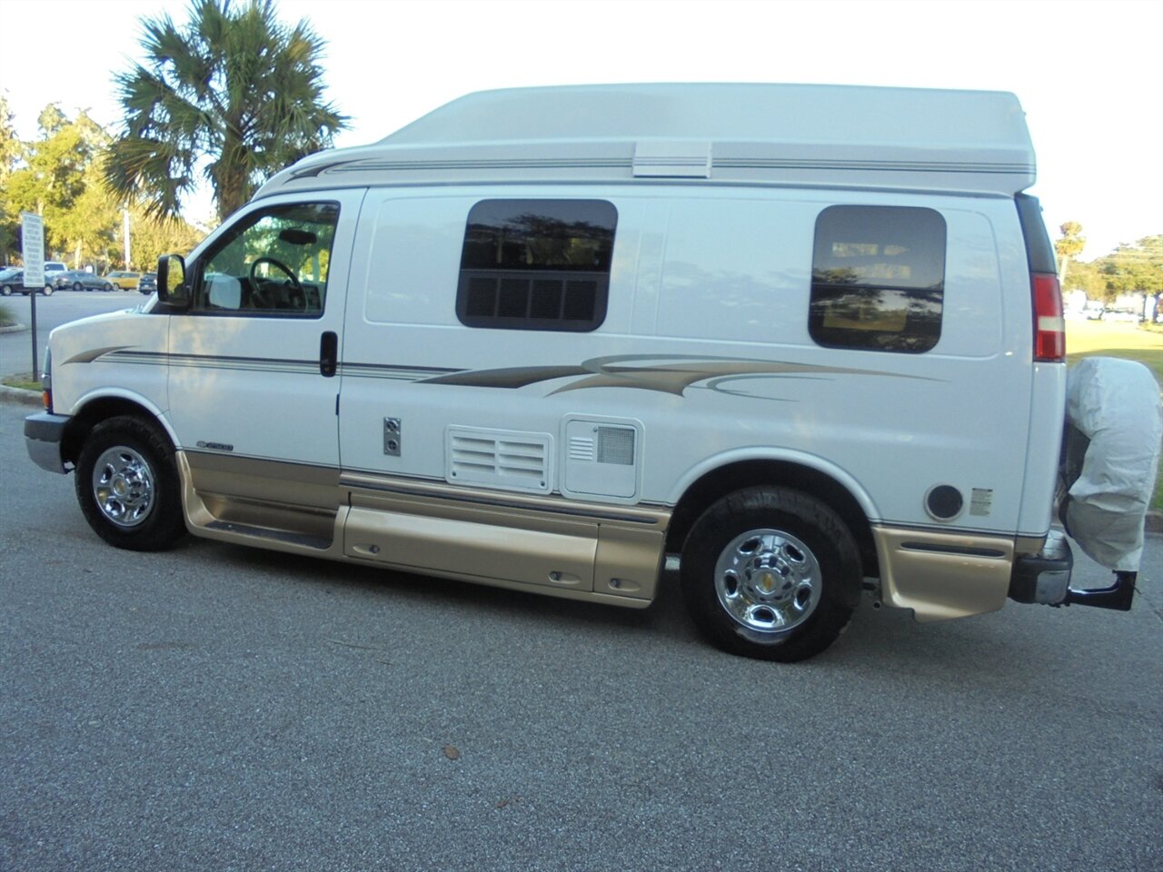 2005 Chevrolet Express 2500  Roadtrek 170 - Photo 6 - Deland, FL 32720