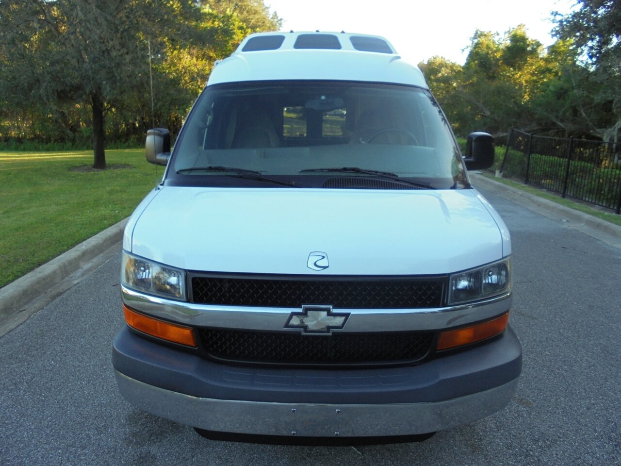 2005 Chevrolet Express 2500  Roadtrek 170 - Photo 9 - Deland, FL 32720