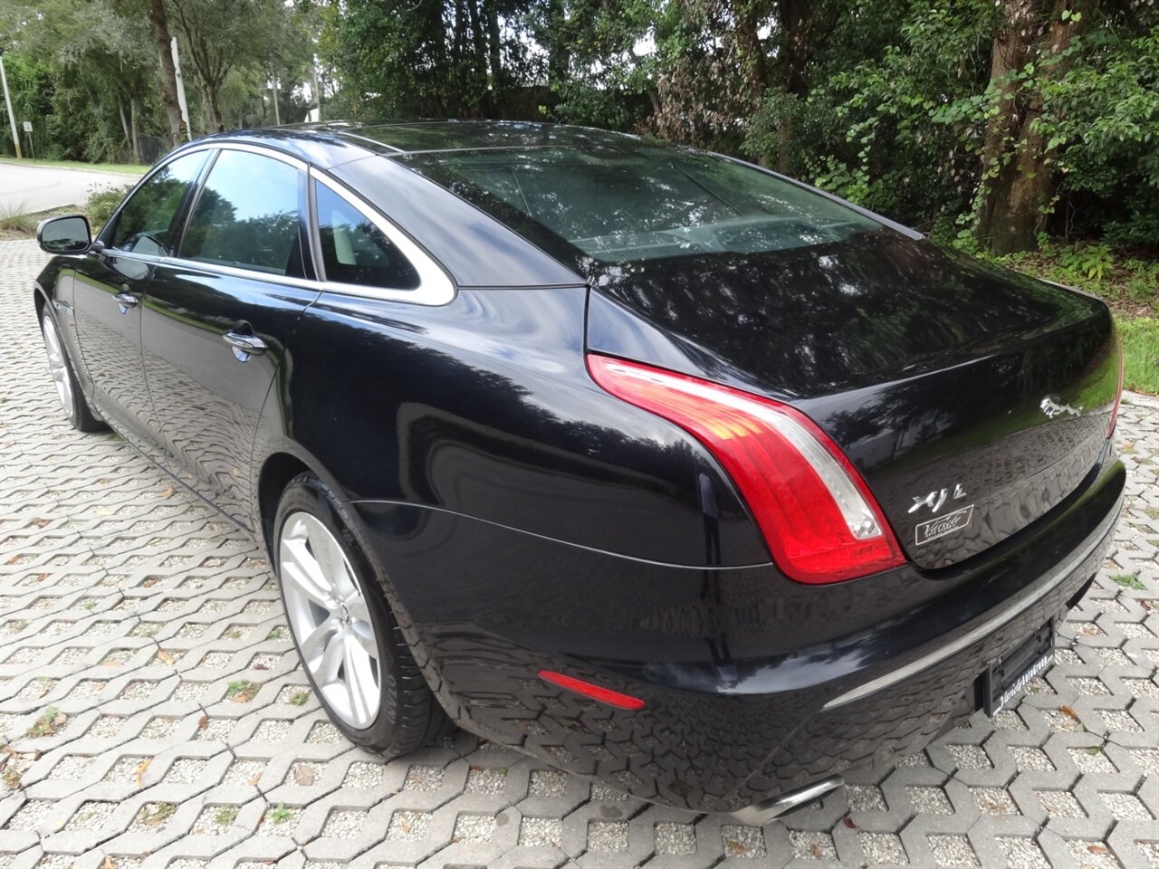 2012 Jaguar XJL Portfolio  Premium - Photo 4 - Deland, FL 32720