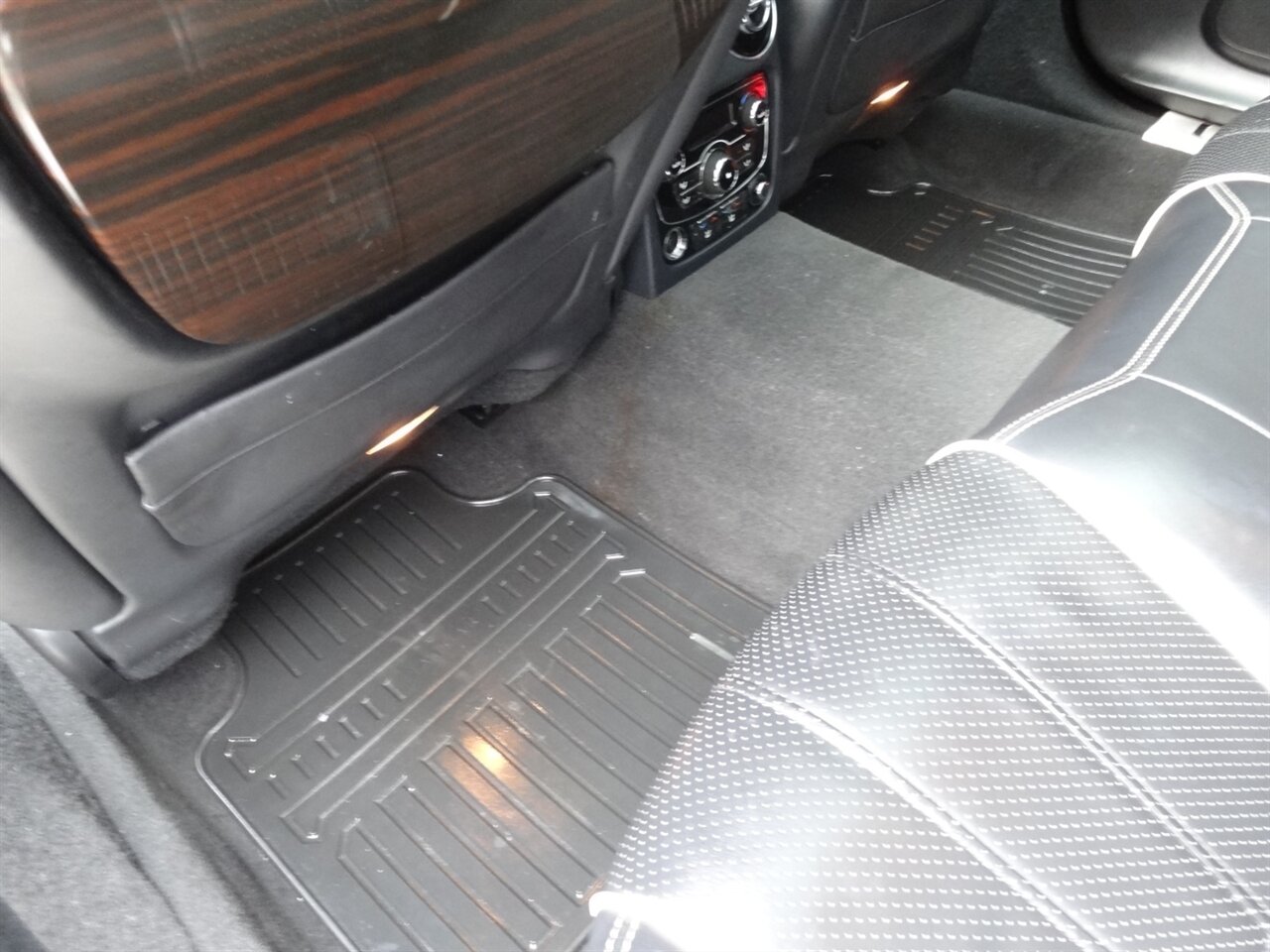 2012 Jaguar XJL Portfolio  Premium - Photo 33 - Deland, FL 32720