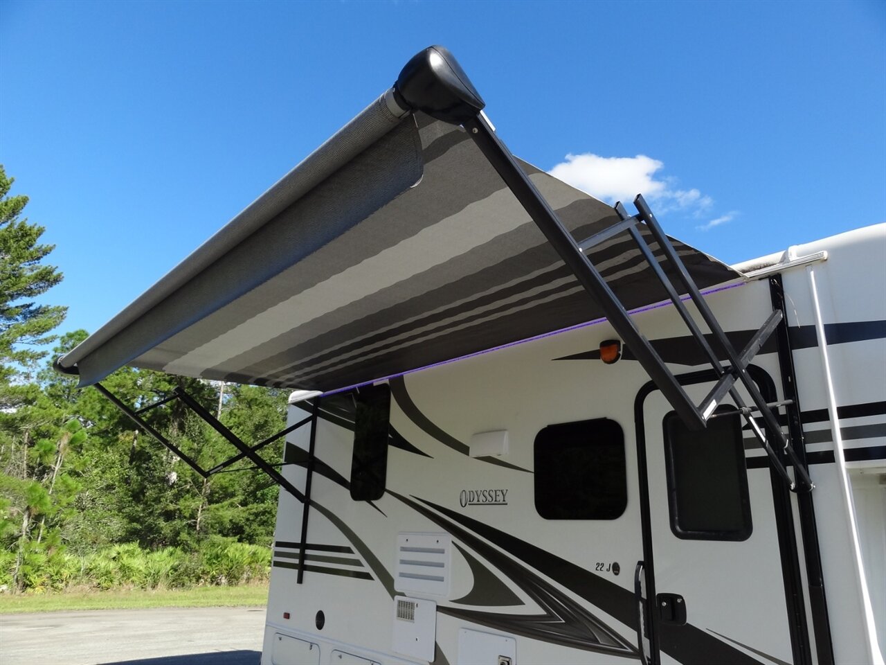 2019 Jayco Entegra 22J Odyssey - Photo 3 - Deland, FL 32720