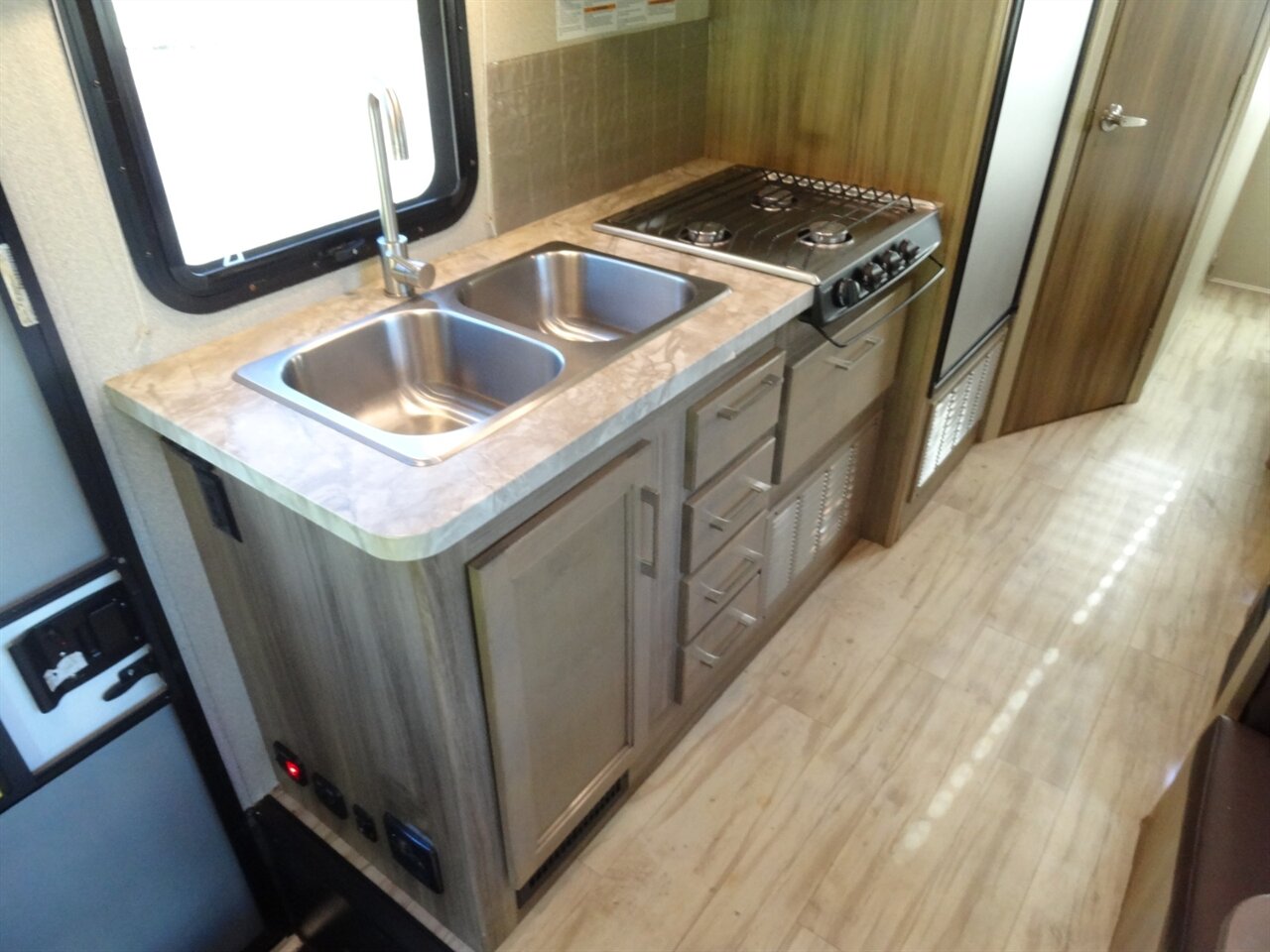 2019 Jayco Entegra 22J Odyssey - Photo 53 - Deland, FL 32720