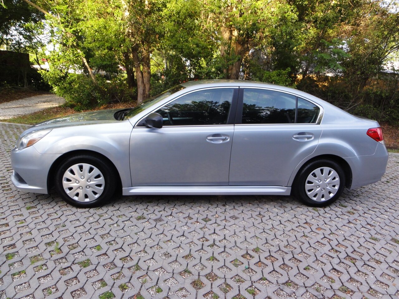 2014 Subaru Legacy 2.5i   - Photo 16 - Deland, FL 32720