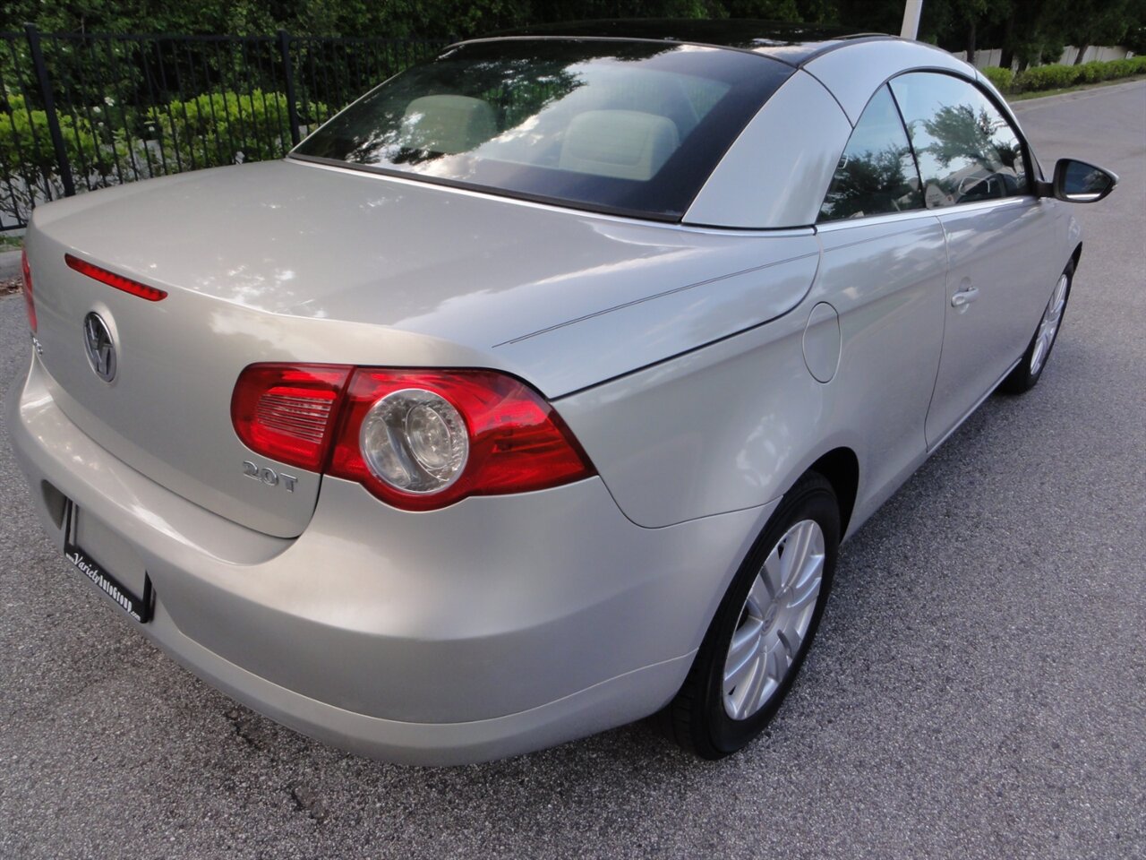 2010 Volkswagen Eos Komfort  Premium - Photo 6 - Deland, FL 32720