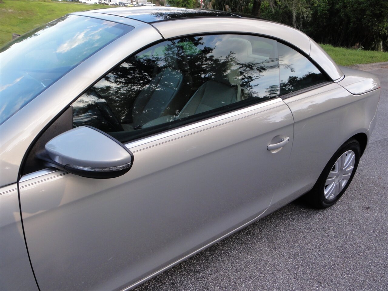 2010 Volkswagen Eos Komfort  Premium - Photo 14 - Deland, FL 32720