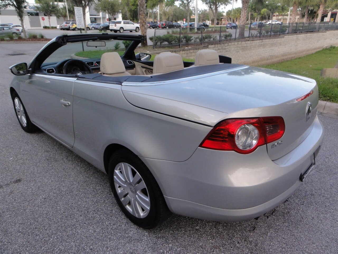 2010 Volkswagen Eos Komfort  Premium - Photo 3 - Deland, FL 32720