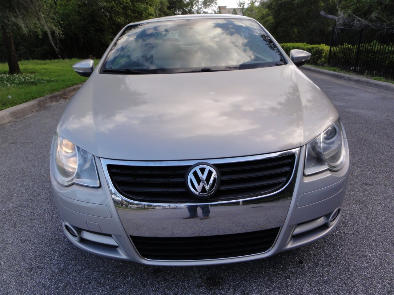 2010 Volkswagen Eos Komfort  Premium - Photo 8 - Deland, FL 32720