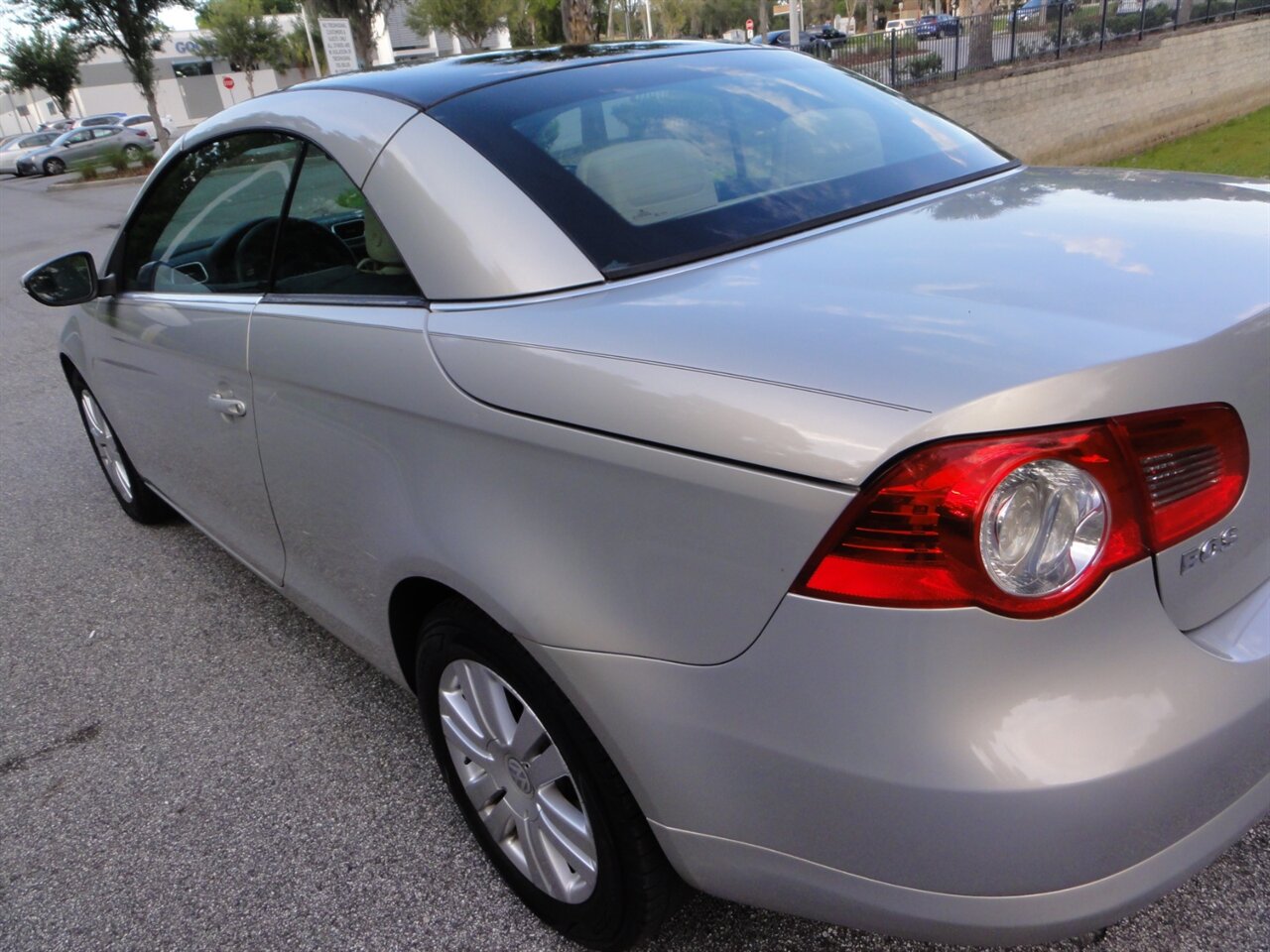 2010 Volkswagen Eos Komfort  Premium - Photo 15 - Deland, FL 32720