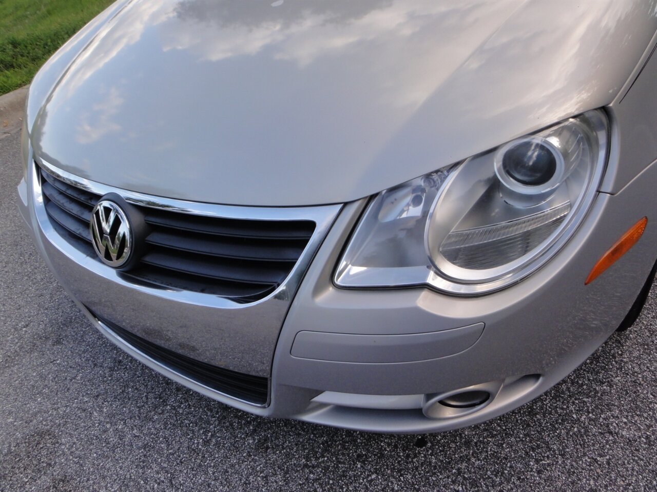 2010 Volkswagen Eos Komfort  Premium - Photo 9 - Deland, FL 32720