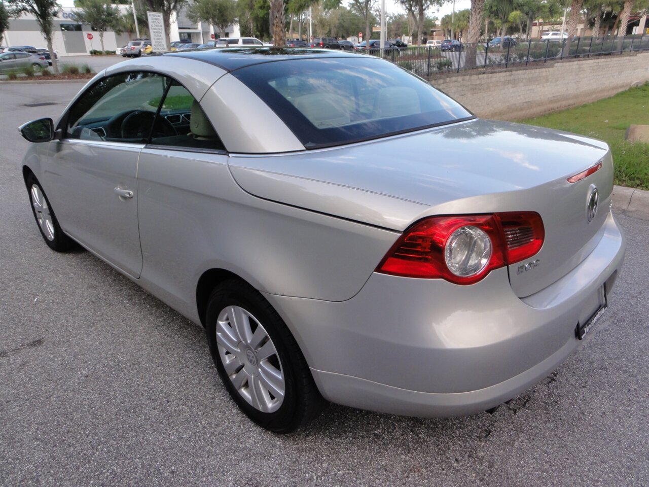 2010 Volkswagen Eos Komfort  Premium - Photo 7 - Deland, FL 32720