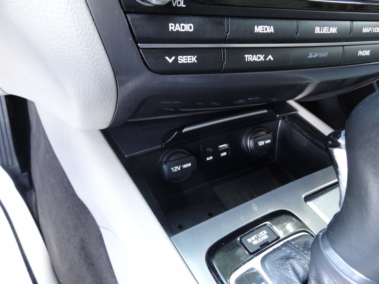2016 Hyundai Genesis 3.8L - Photo 55 - Deland, FL 32720