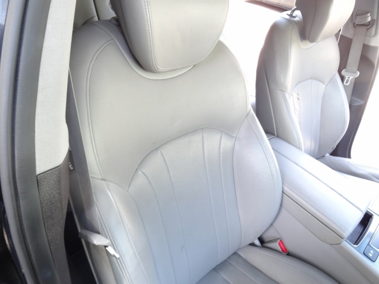 2016 Hyundai Genesis 3.8L - Photo 38 - Deland, FL 32720