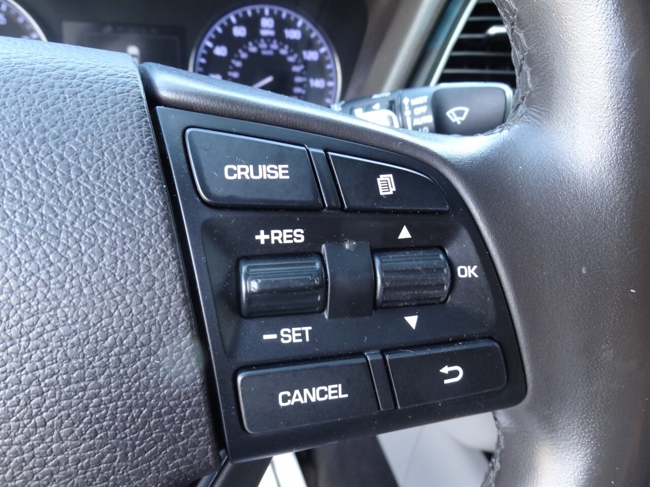 2016 Hyundai Genesis 3.8L - Photo 44 - Deland, FL 32720