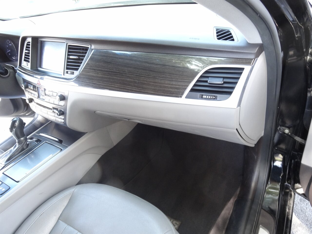 2016 Hyundai Genesis 3.8L - Photo 39 - Deland, FL 32720