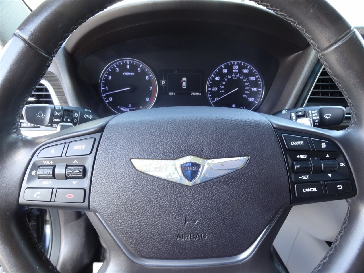 2016 Hyundai Genesis 3.8L - Photo 42 - Deland, FL 32720