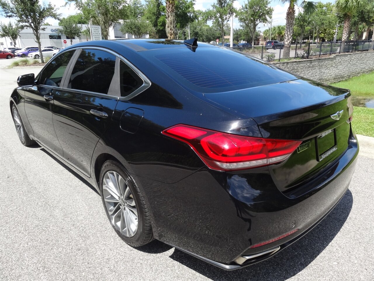 2016 Hyundai Genesis 3.8L - Photo 4 - Deland, FL 32720