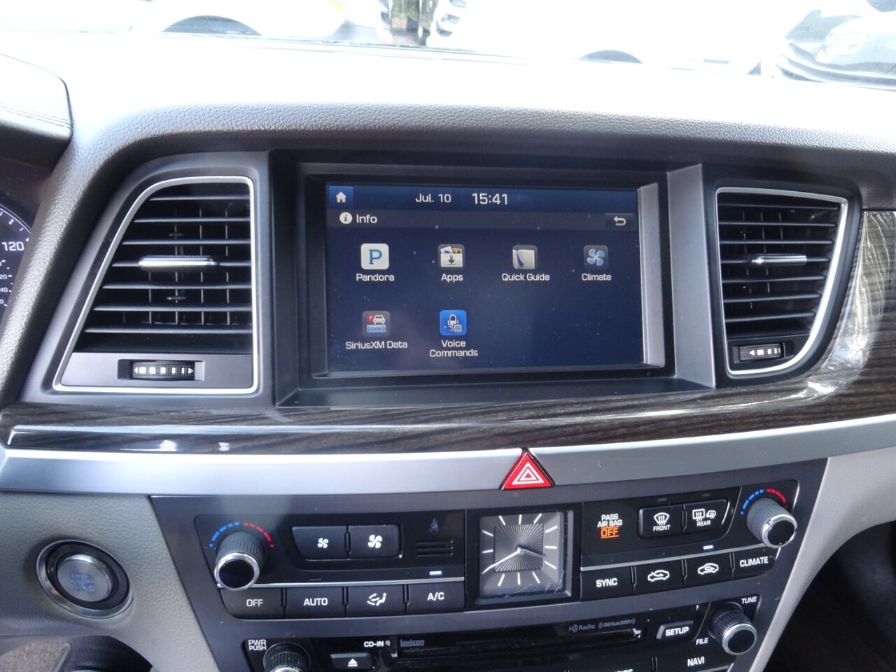 2016 Hyundai Genesis 3.8L - Photo 47 - Deland, FL 32720