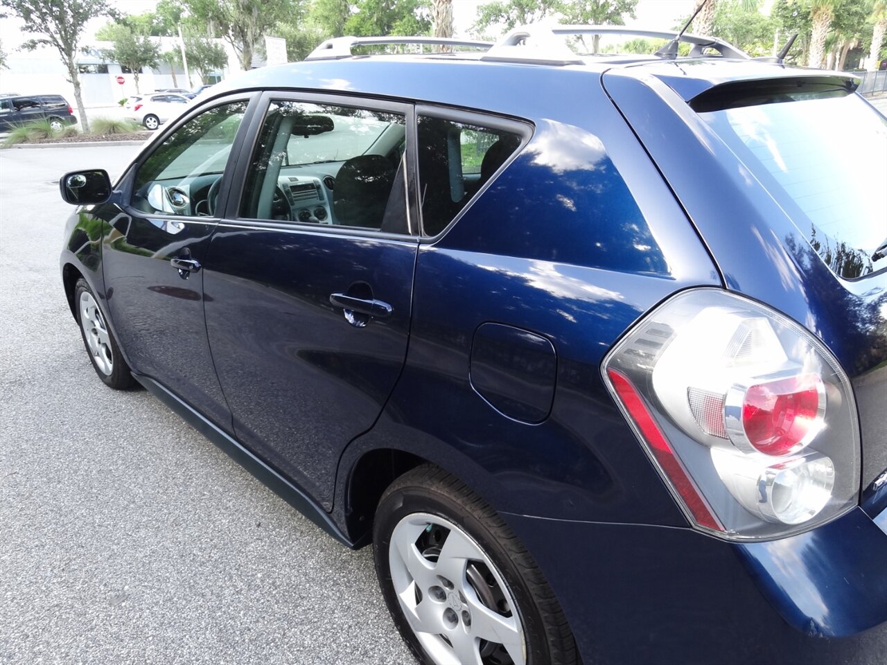 2009 Pontiac Vibe 1.8L  Wagon - Photo 12 - Deland, FL 32720