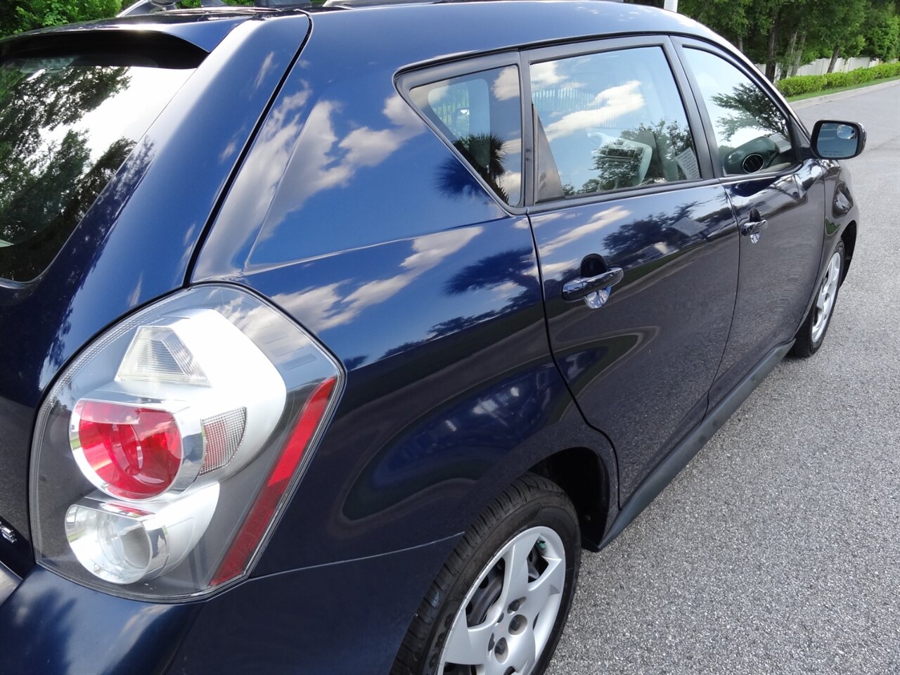 2009 Pontiac Vibe 1.8L  Wagon - Photo 13 - Deland, FL 32720