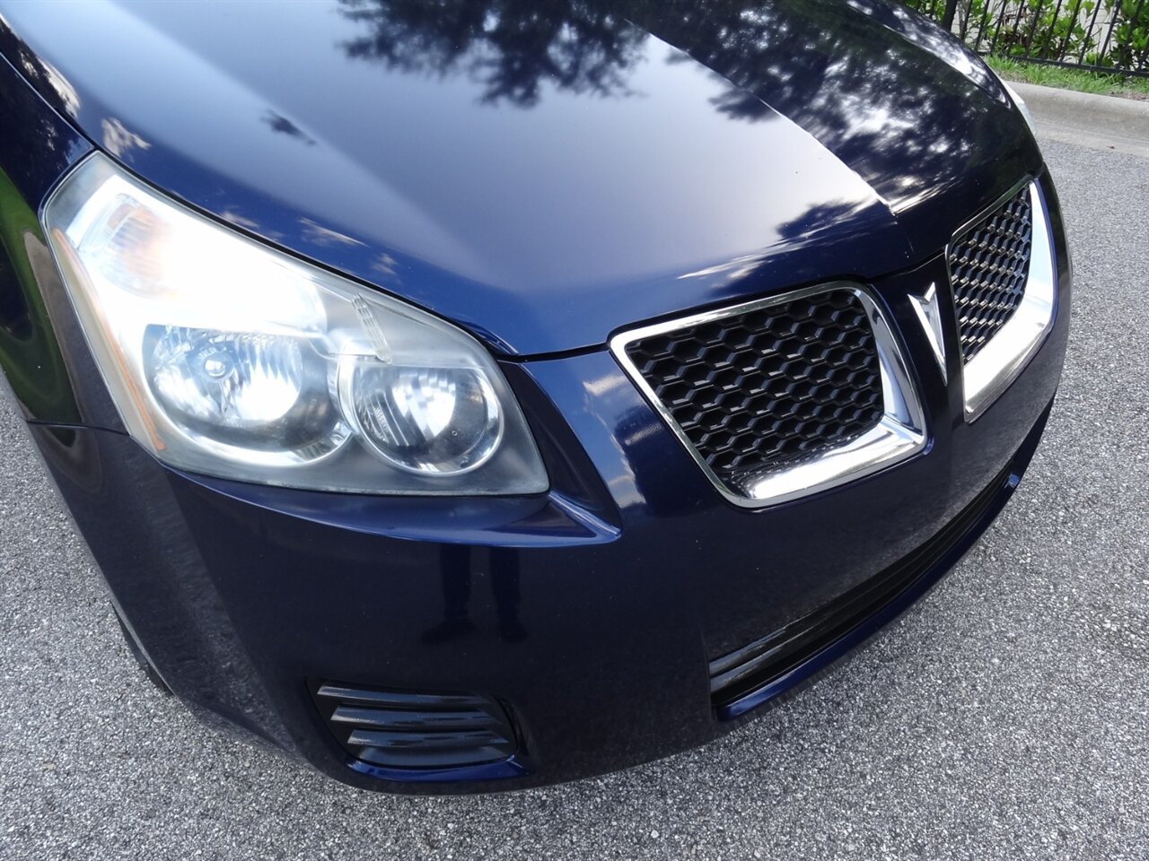 2009 Pontiac Vibe 1.8L  Wagon - Photo 6 - Deland, FL 32720