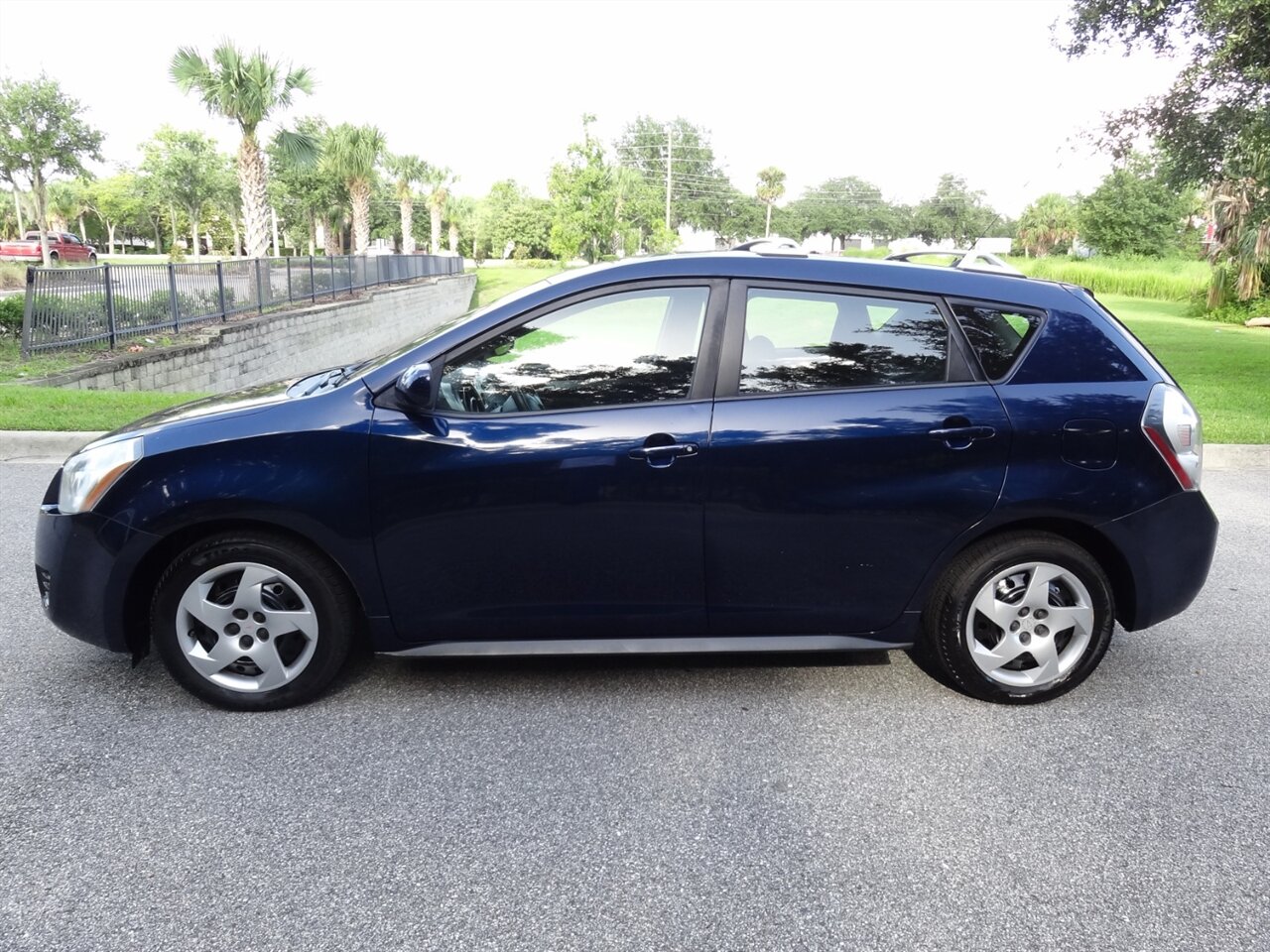 2009 Pontiac Vibe 1.8L  Wagon - Photo 16 - Deland, FL 32720