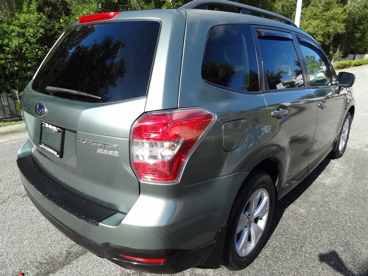 2015 Subaru Forester 2.5i Premium   - Photo 3 - Deland, FL 32720