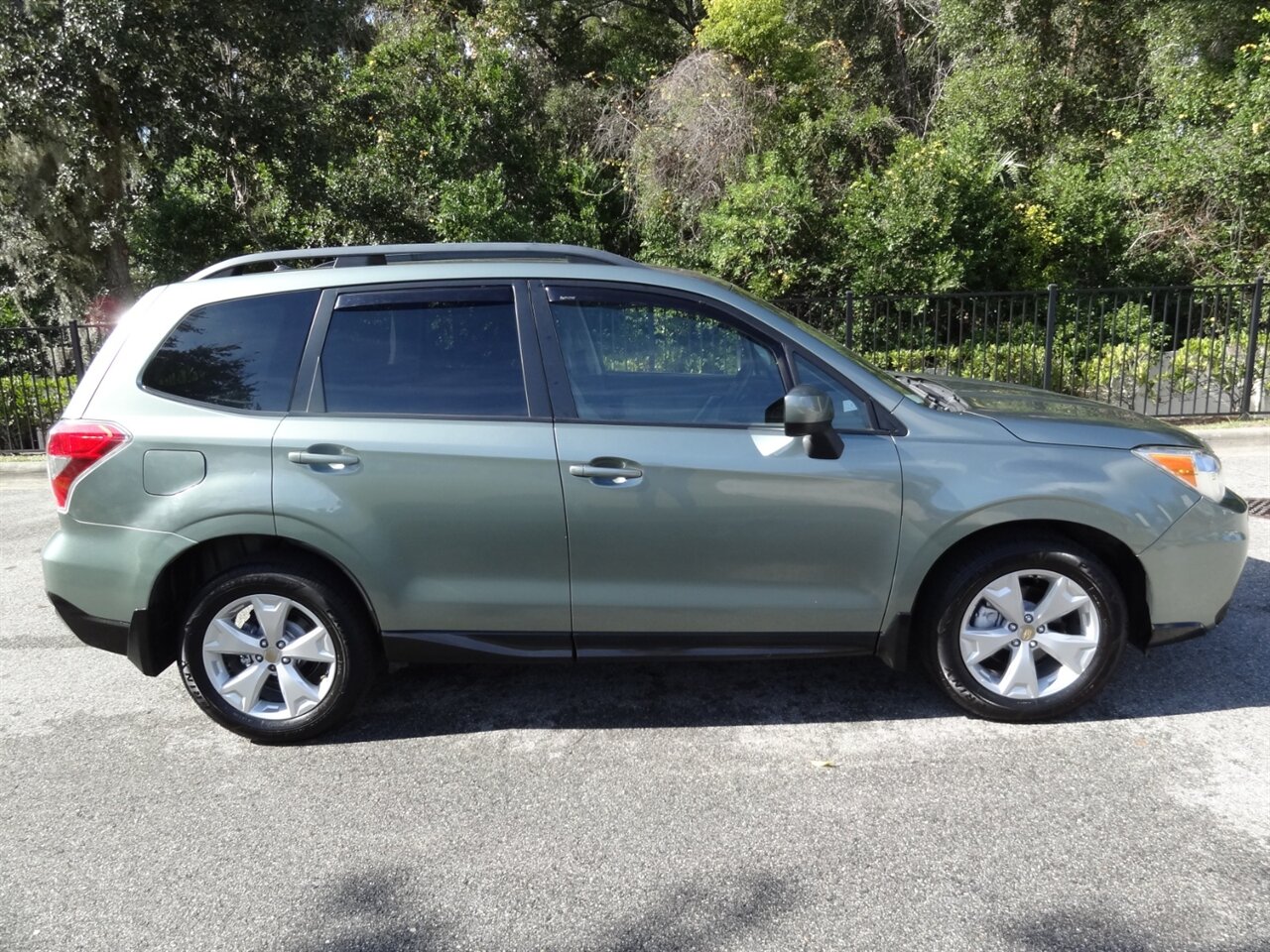 2015 Subaru Forester 2.5i Premium   - Photo 15 - Deland, FL 32720