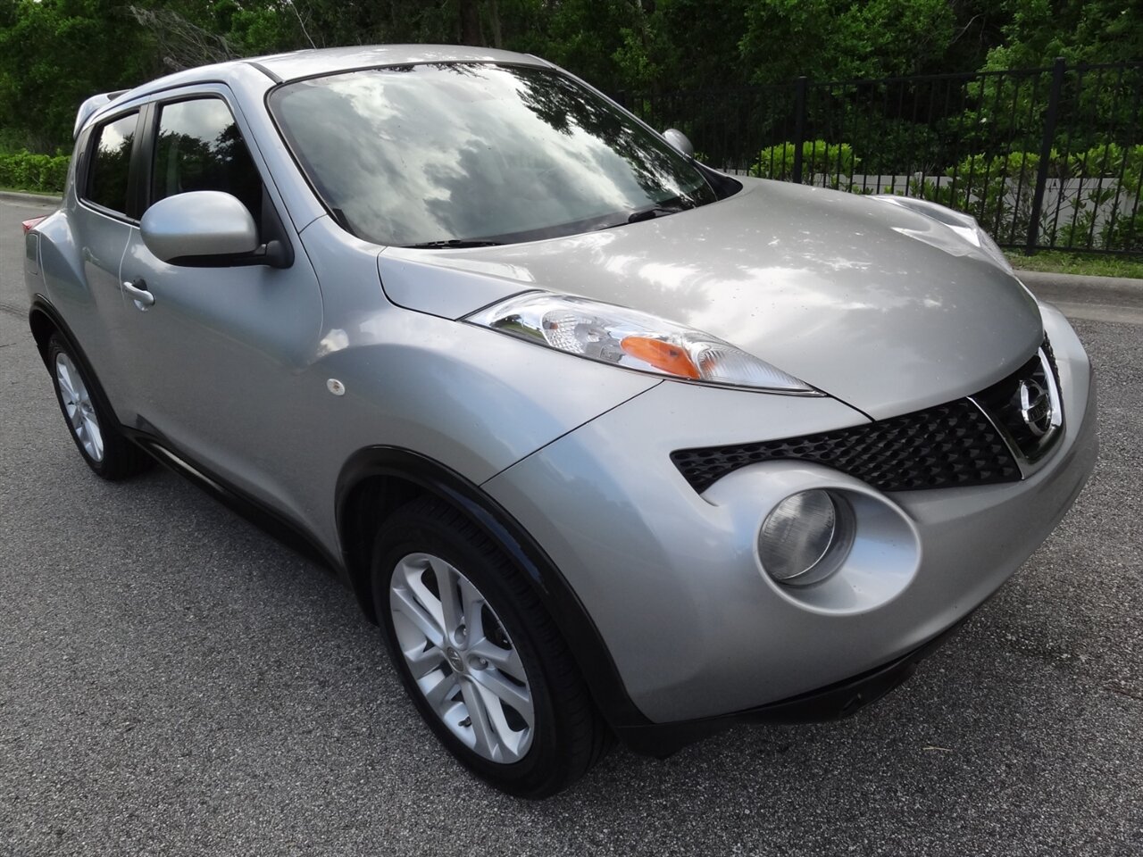 2012 Nissan JUKE SL - Photo 1 - Deland, FL 32720