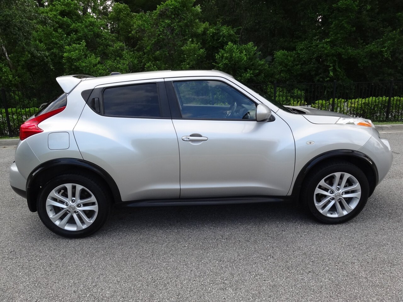2012 Nissan JUKE SL - Photo 16 - Deland, FL 32720