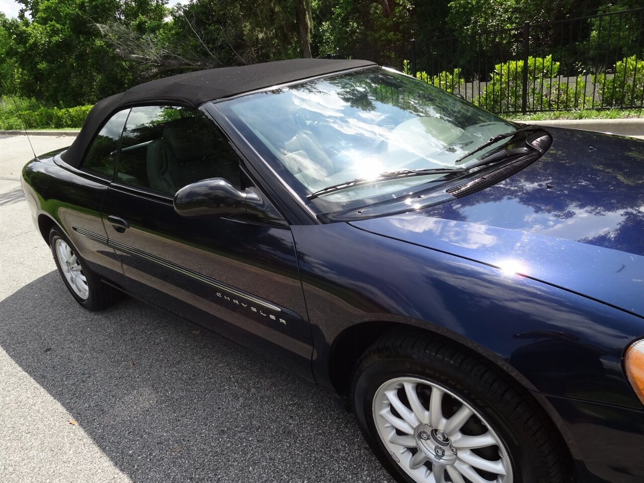 2001 Chrysler Sebring LXi - Photo 10 - Deland, FL 32720