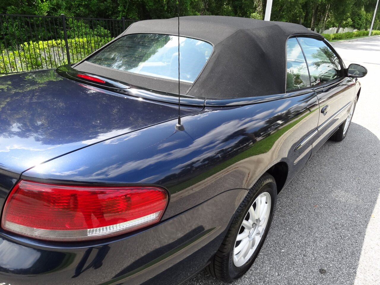 2001 Chrysler Sebring LXi - Photo 15 - Deland, FL 32720