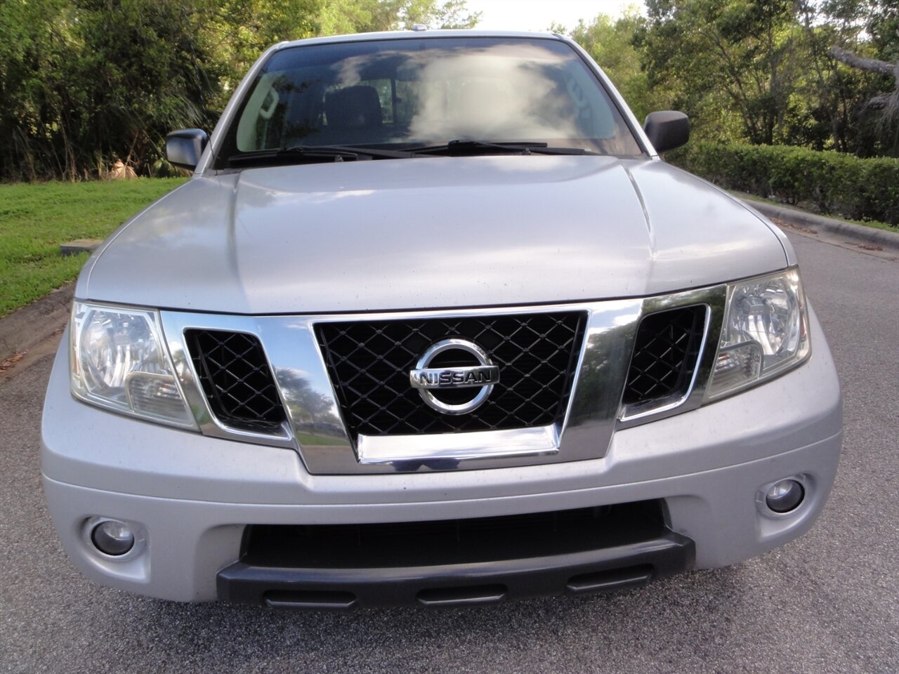 2015 Nissan Frontier SV   - Photo 5 - Deland, FL 32720
