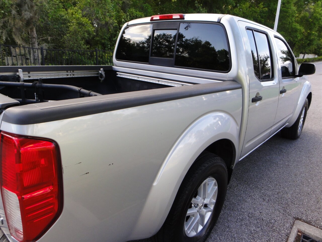 2015 Nissan Frontier SV   - Photo 13 - Deland, FL 32720