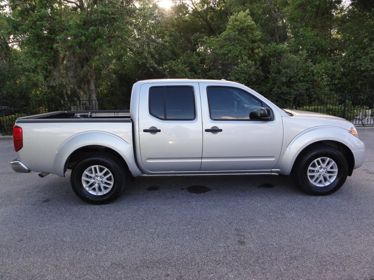 2015 Nissan Frontier SV   - Photo 15 - Deland, FL 32720