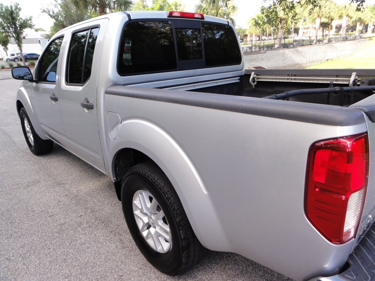 2015 Nissan Frontier SV   - Photo 12 - Deland, FL 32720
