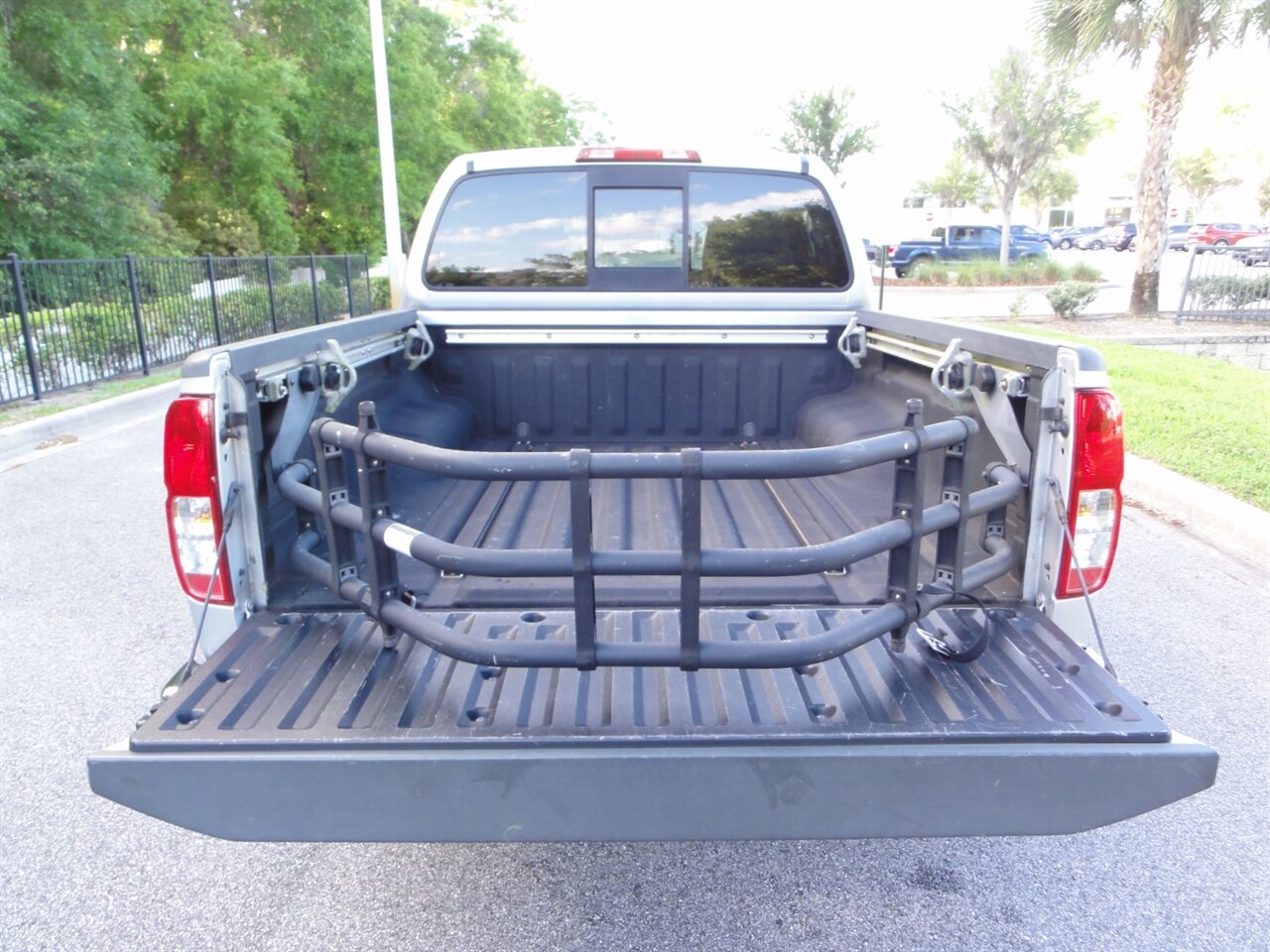 2015 Nissan Frontier SV   - Photo 25 - Deland, FL 32720