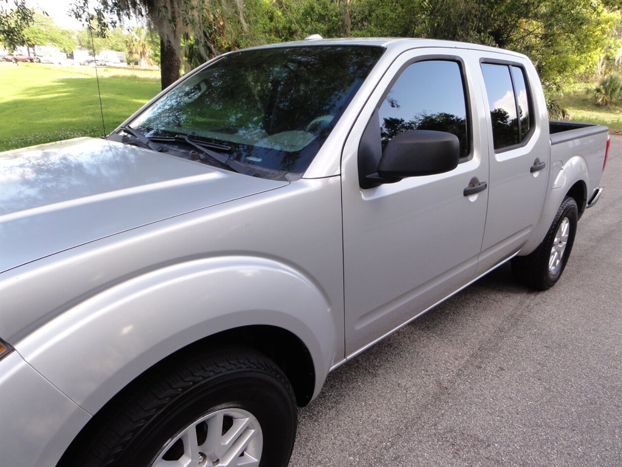 2015 Nissan Frontier SV   - Photo 9 - Deland, FL 32720